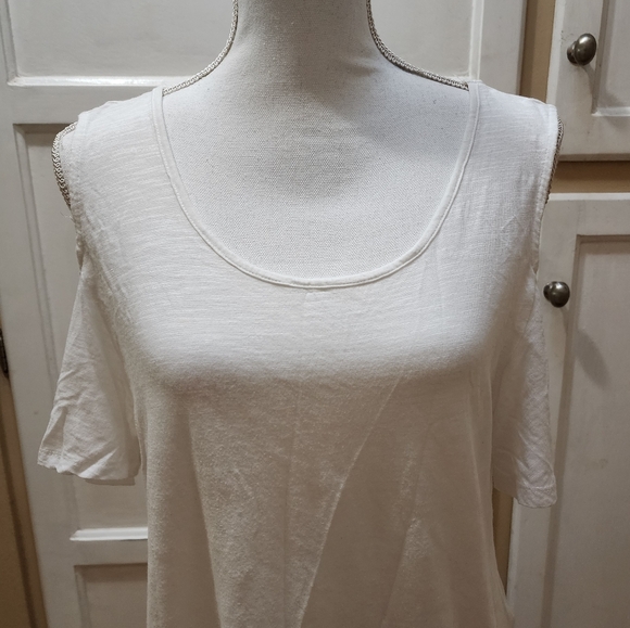 SOHO Women's Cold Shoulder Lightweight Tunic - Picture 4 of 10